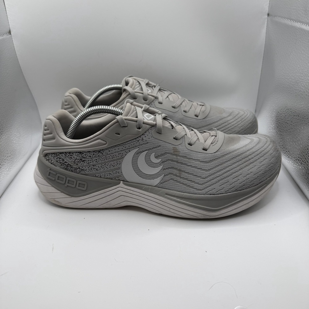 Topo Athletic Men's Ultrafly 5 Dark Grey/Grey Running Shoes, Size U.S. 10.5